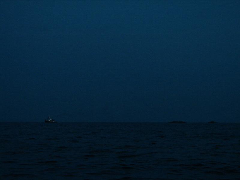 04_06_06 164.jpg - Schleppverband bei Nacht.